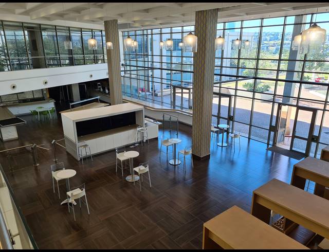 2,050M² OFFICE TO LET IN WATERFALL